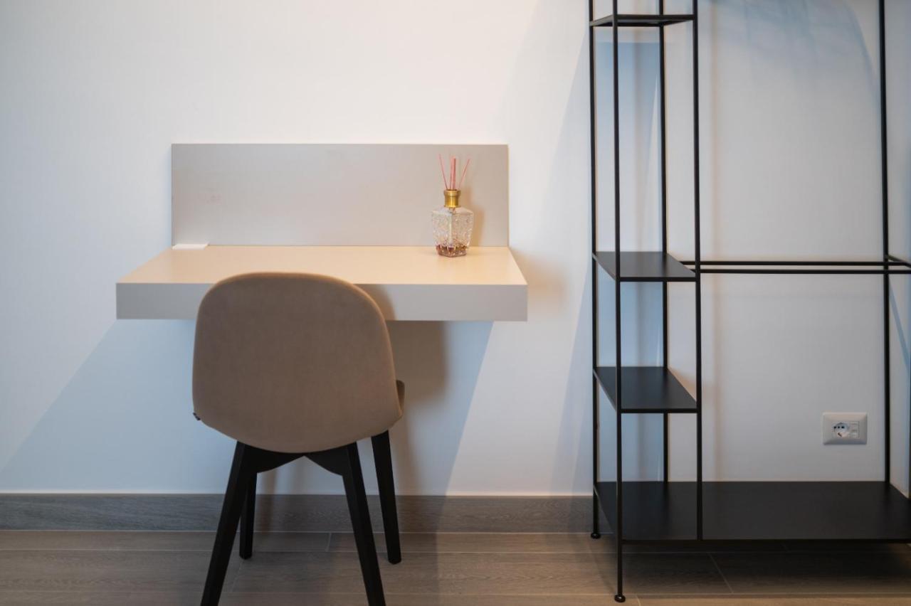 Grey House Guest House Luxury Латина Екстериор снимка