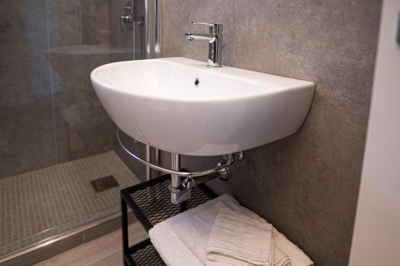 Grey House Guest House Luxury Латина Екстериор снимка