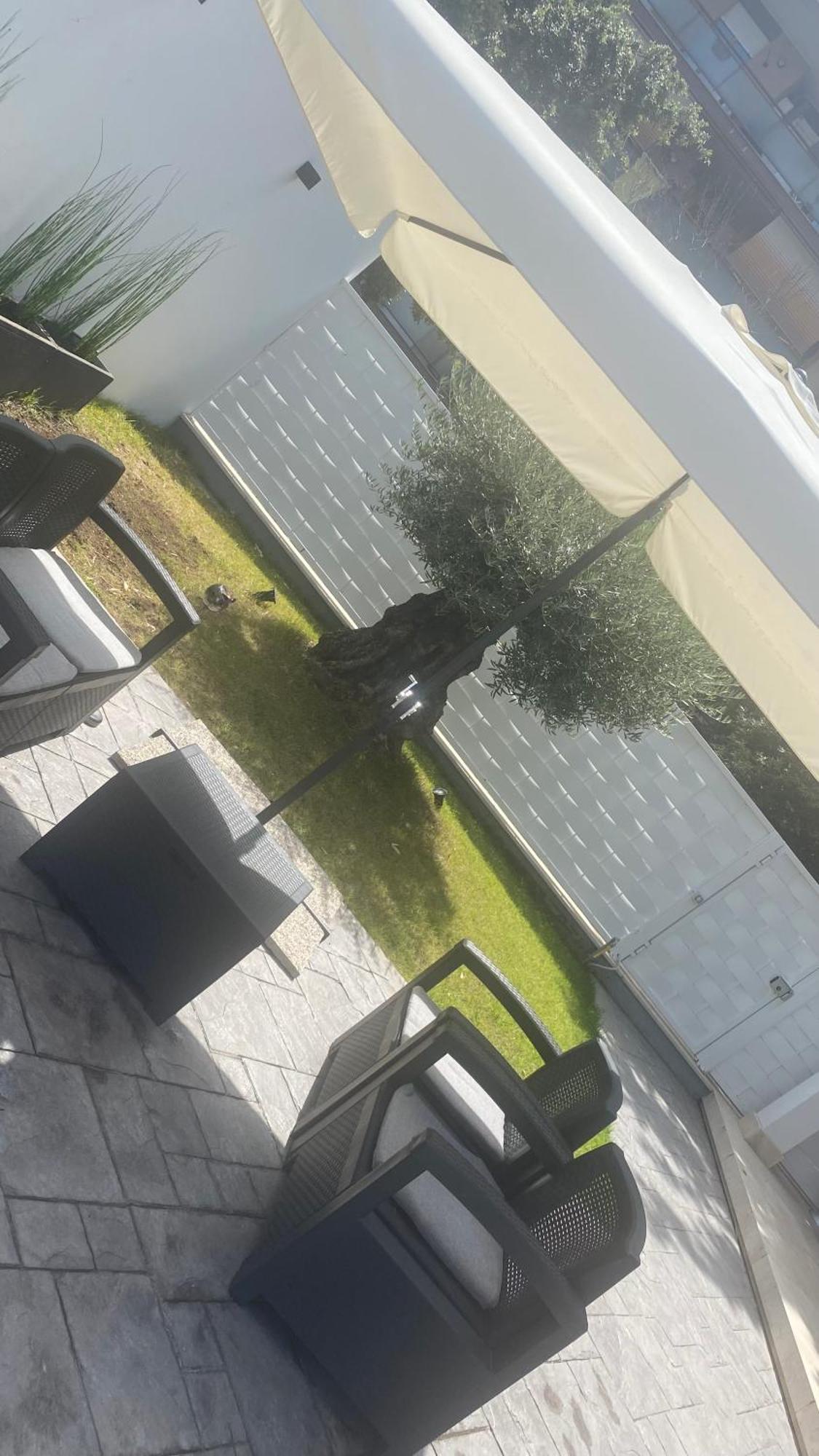 Grey House Guest House Luxury Латина Екстериор снимка
